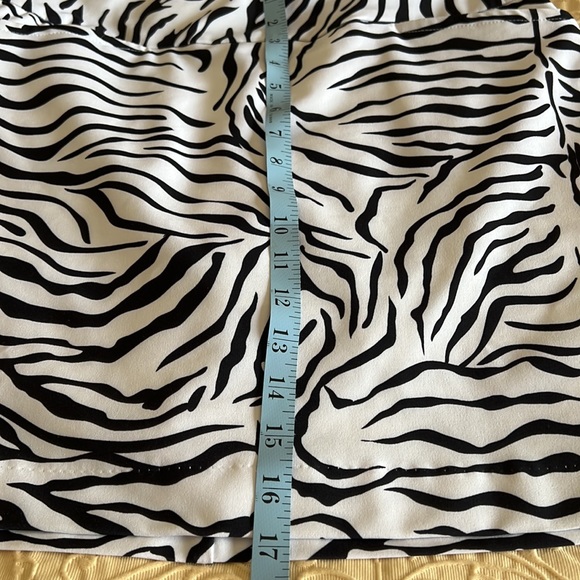 Tail Skort - Picture 7 of 9